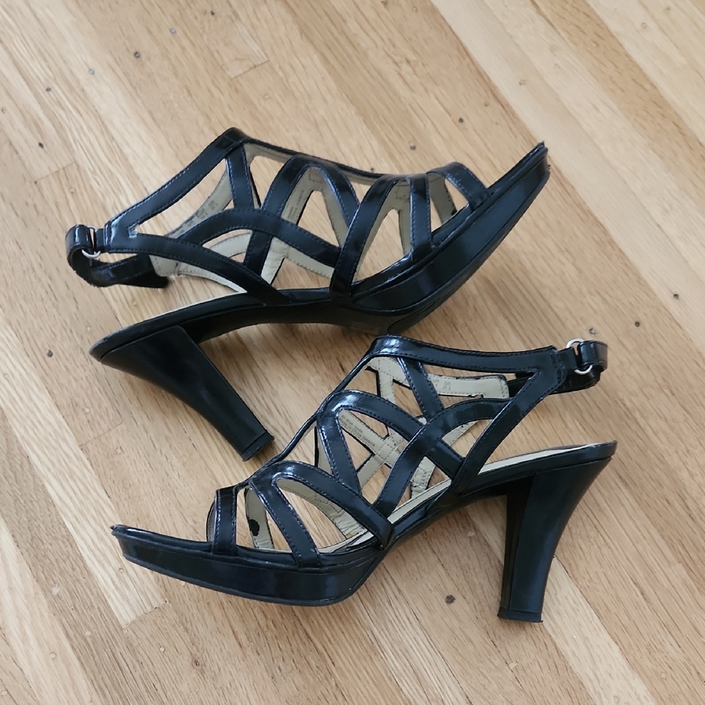 Naturalizer Elegant Black Heels